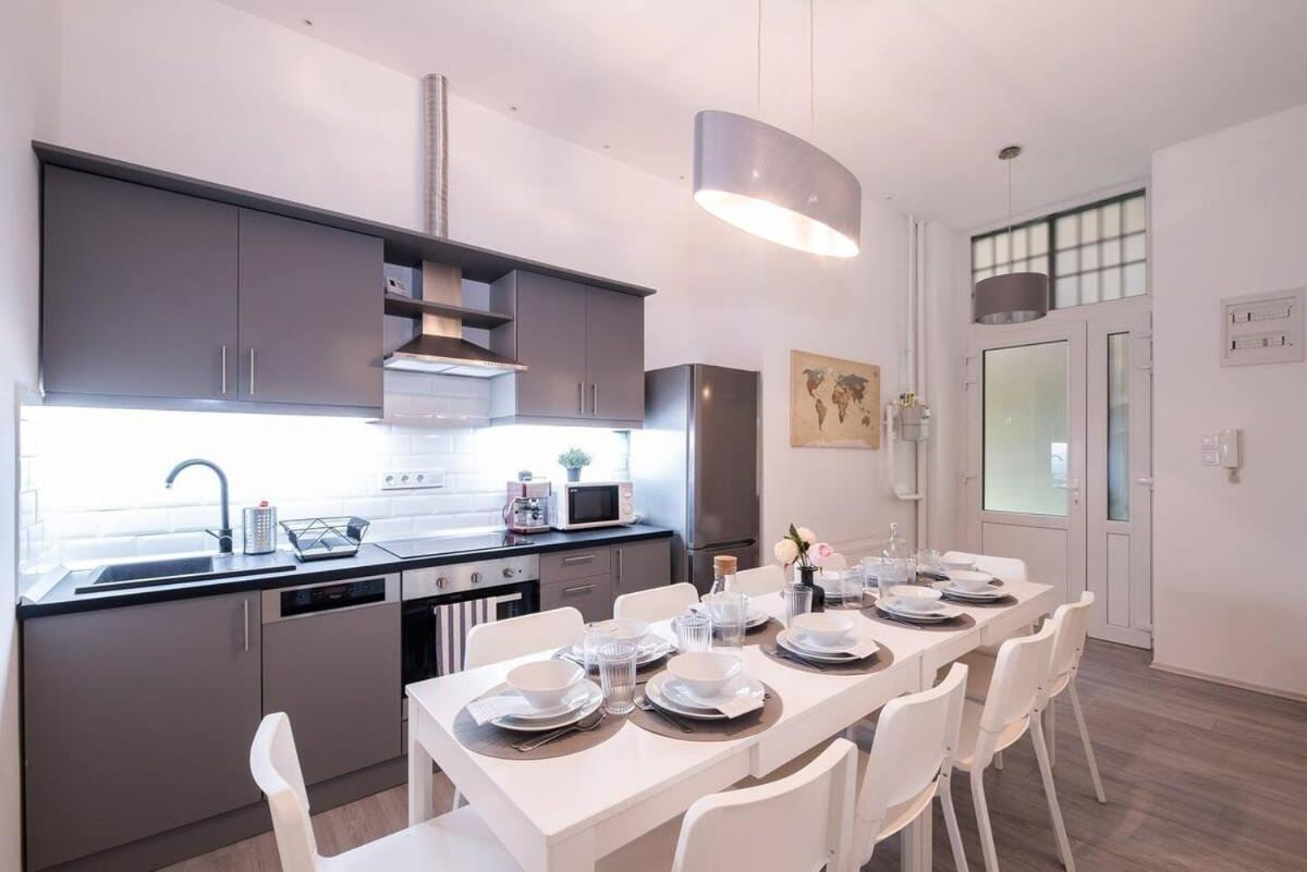 Central Brand New And Modern Apartment Budapeszt Zewnętrze zdjęcie
