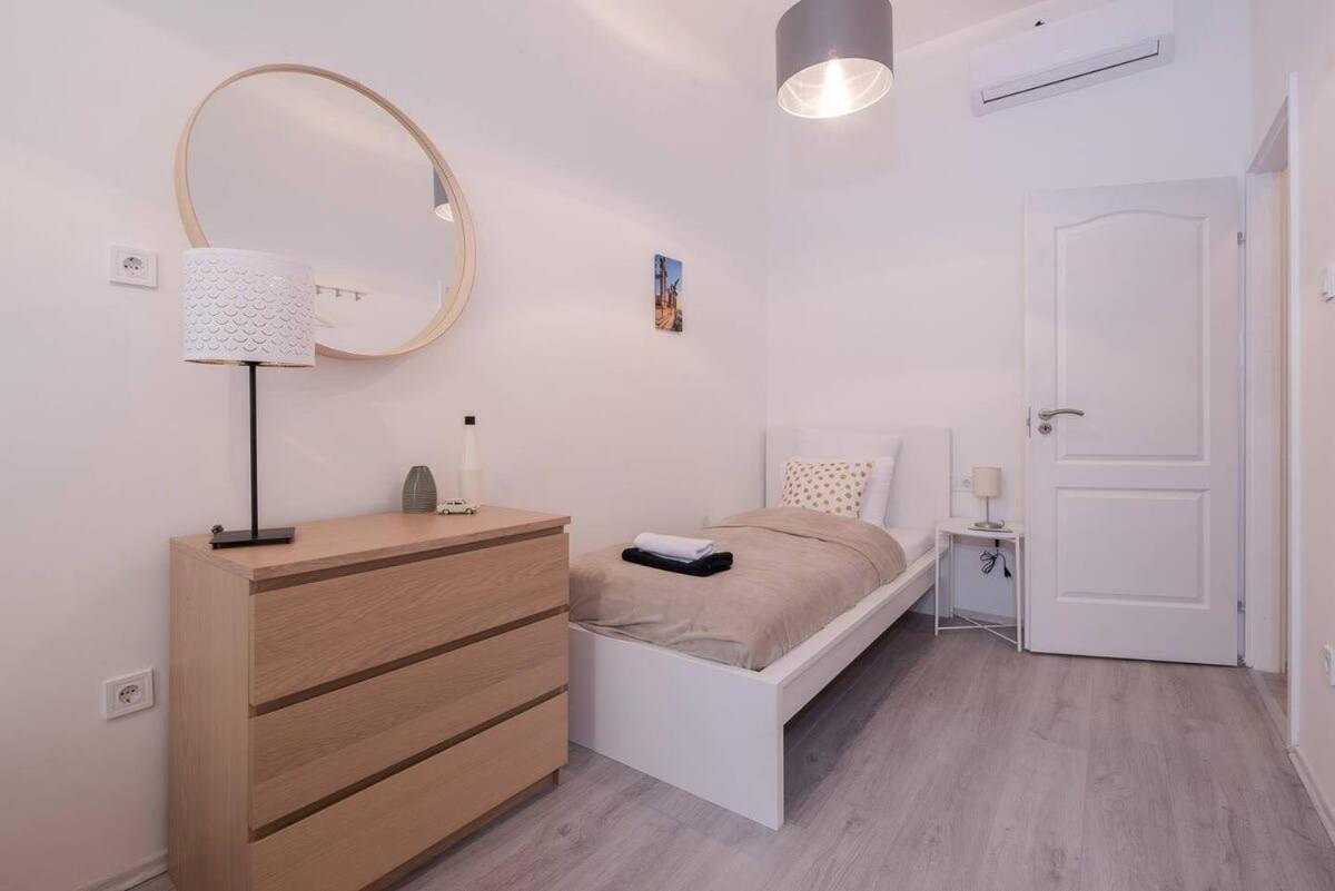 Central Brand New And Modern Apartment Budapeszt Zewnętrze zdjęcie