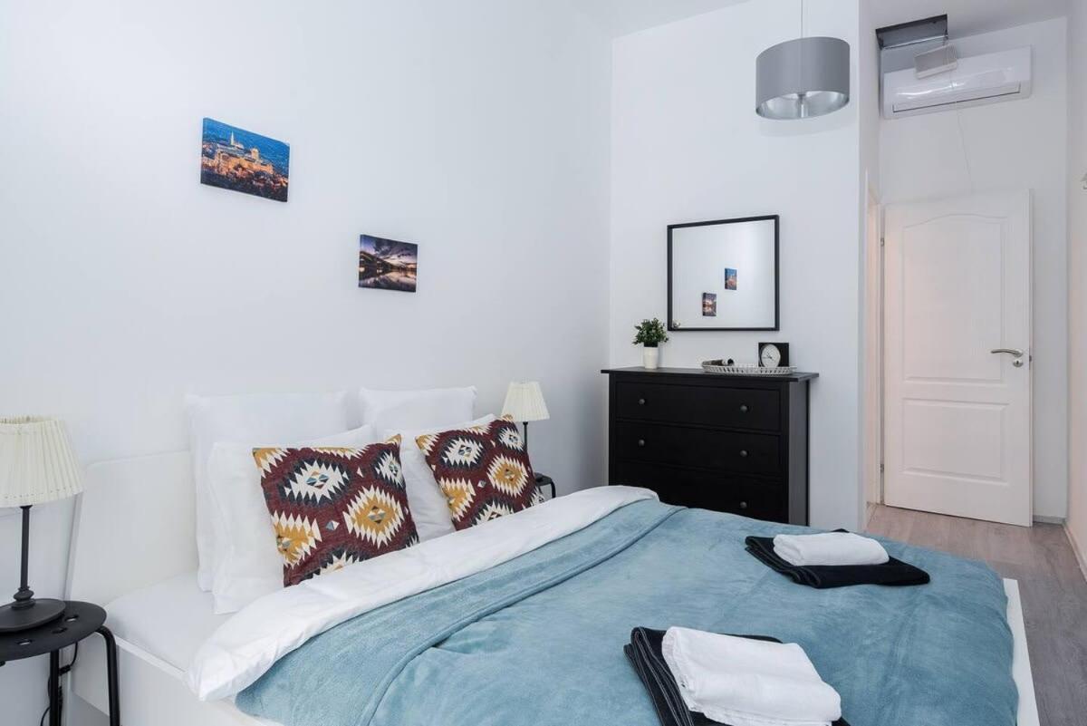 Central Brand New And Modern Apartment Budapeszt Zewnętrze zdjęcie